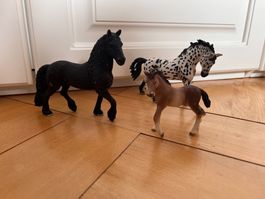 Schleich Pferde-Familie
