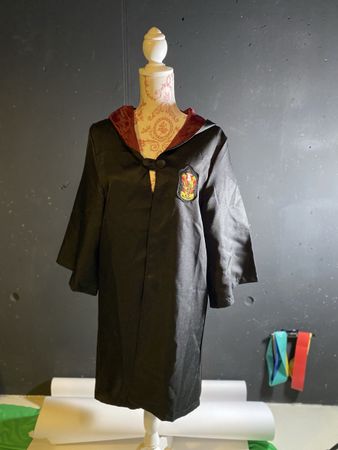 Gryffindor Schulumhang mit Zauberstab 