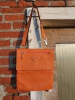 Umhängetasche aus Leder/ Sac à bandoulière en cuir