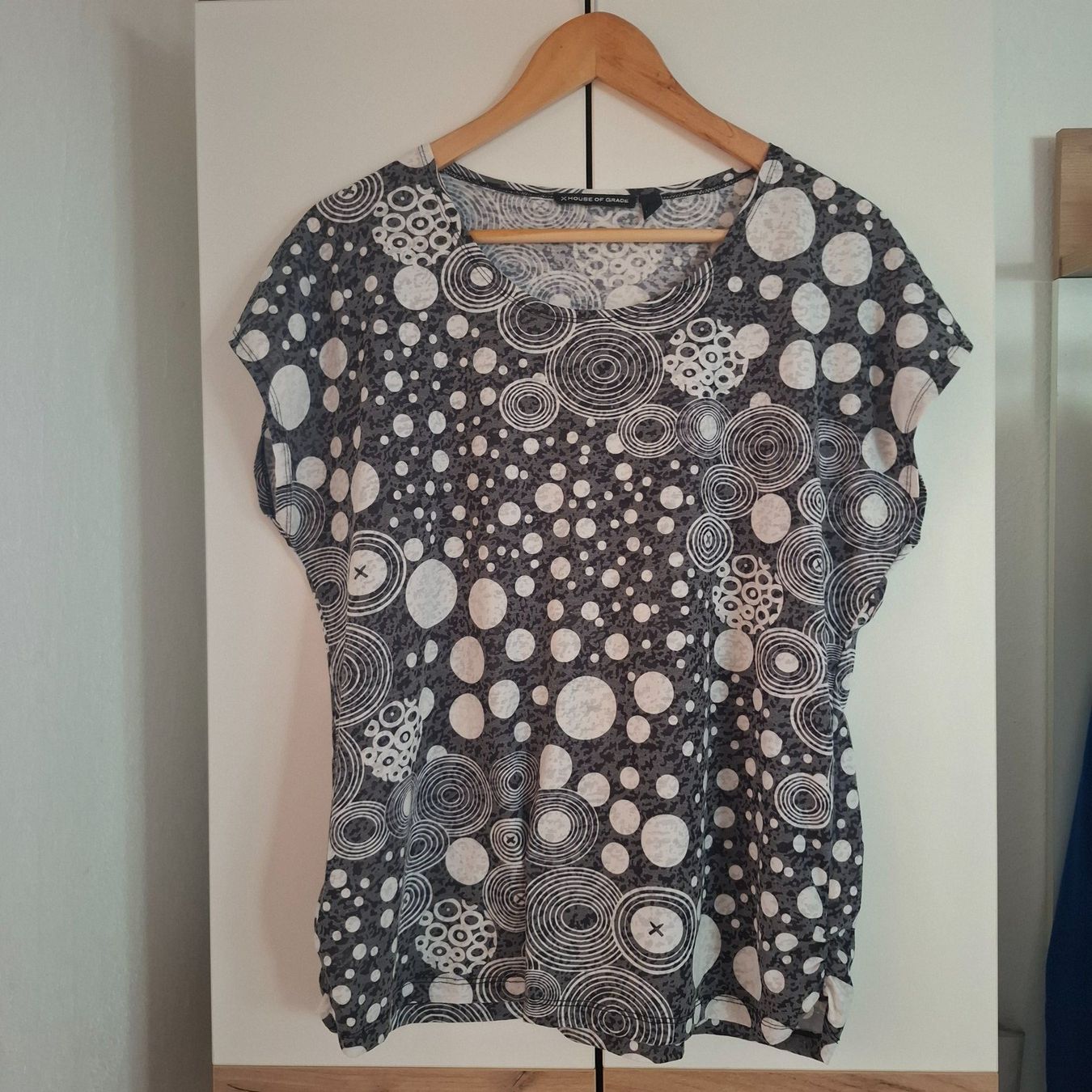 T-shirt: Damen Kurzarmshirt, bunt, Gr. L – Usato da Sisseln AG venduto da Tropea4334
