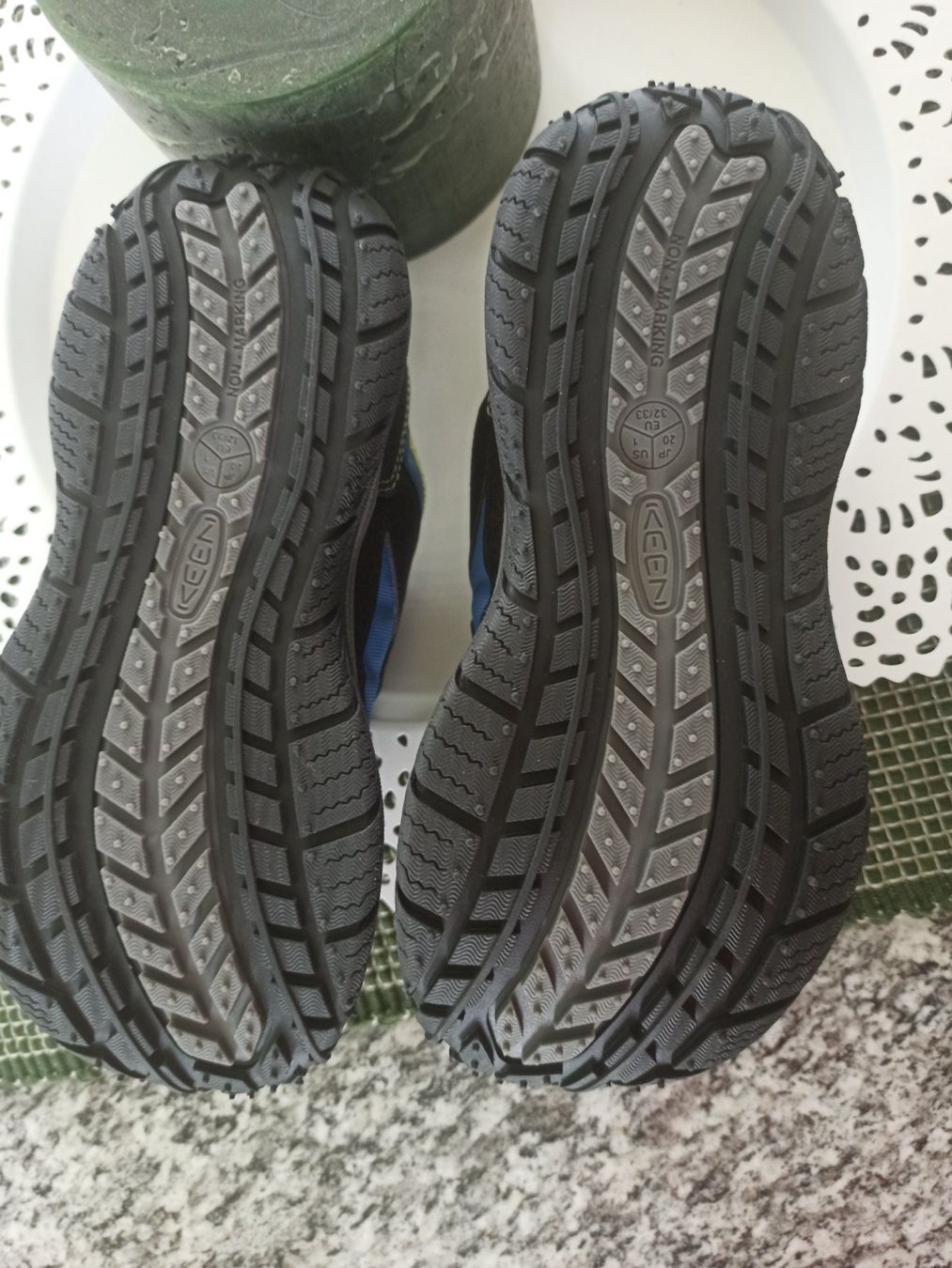 Scarpe per ragazzi: Keen Speed Hound Black/ Blue 32/33 – Usato da Kappel SO venduto da Flo25 1