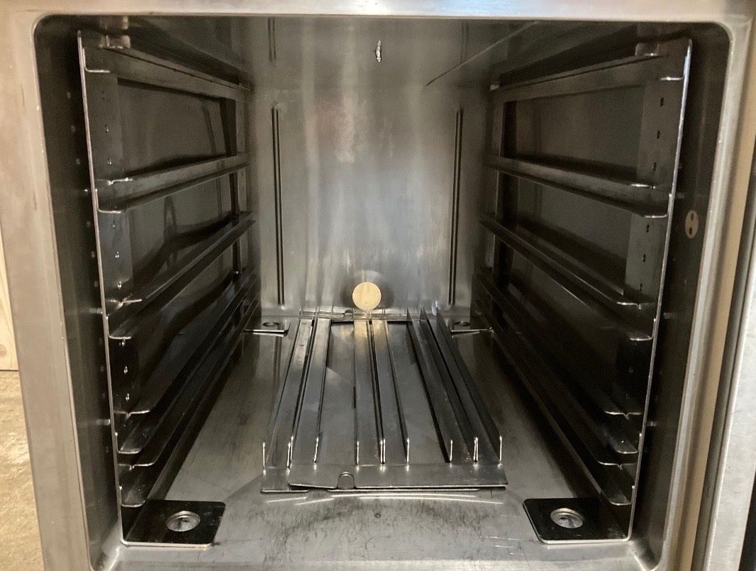 Hugentobler Elettrodomestici da cucina: Hugentobler Holdomat 411 mit Rollwagen – Usato da Maschwanden venduto da Charlotte90 2