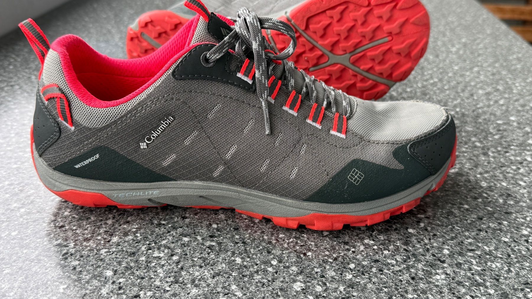Columbia Scarpe da uomo: Columbia Waterproof Laufschuh Gr 41 – Usato da Münsingen venduto da kanasawa 2