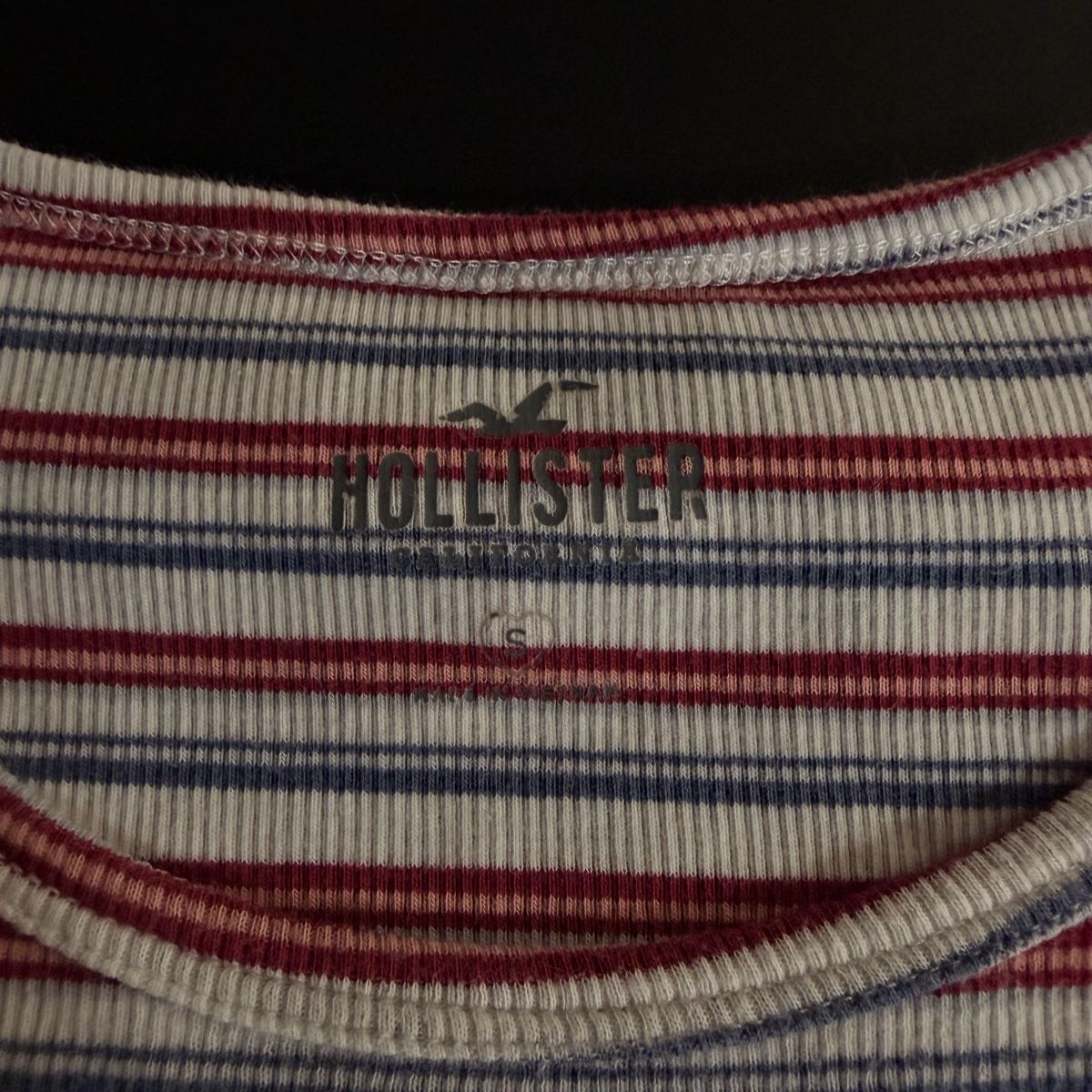 Hollister Top: Bershka & Hollister Tops – Usato da Schaffhausen venduto da nuhcyar 2