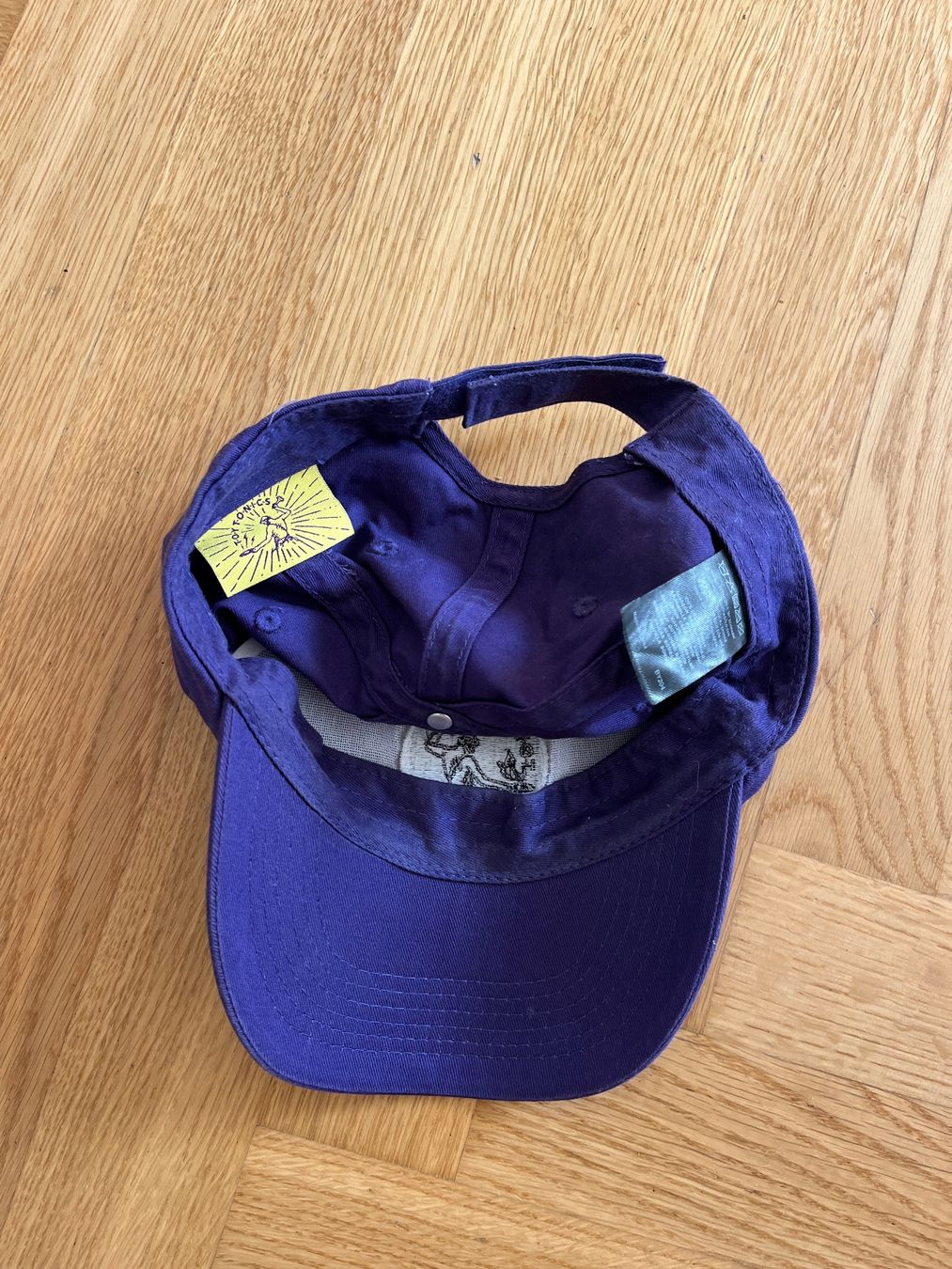 Copricapi, berretti & cappellini: Toy Tonics Cap – Violett – Usato da Zürich venduto da bretxo 5
