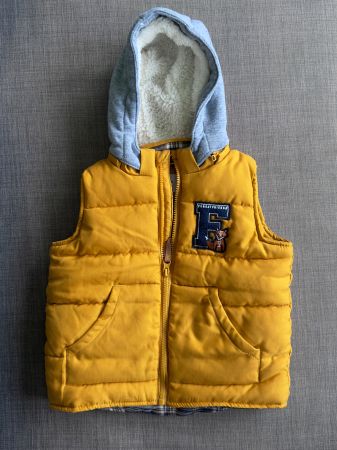 Neue gefütterte Weste mit Kapuze Grösse 98 Reserved / Kinder