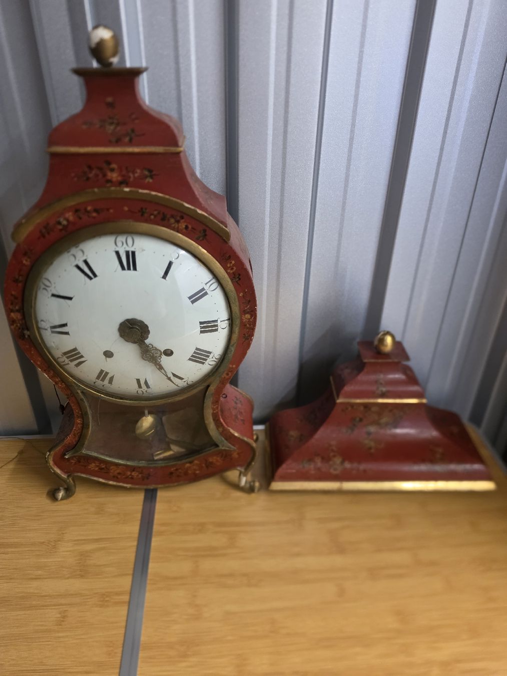 Orologi da terra & Orologi da parete: pendule neuchateloise ancienne – Usato da Val-d'Illiez venduto da AntiqueG