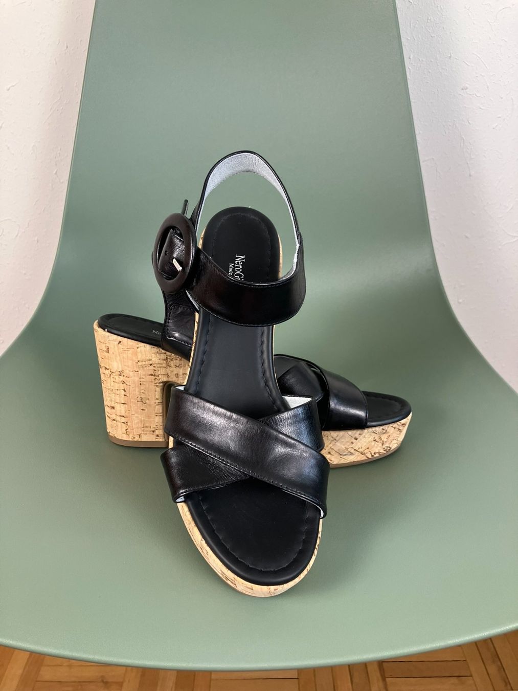 Chaussures femmes: Nero Giardini Sandalen Gr.38 – D'occasion à Laupen ZH par kar_lfz6 2