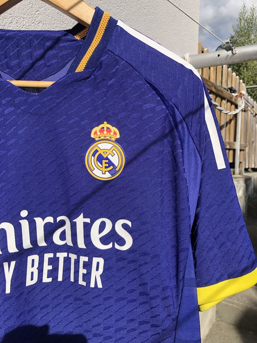 Real Madrid Maillots de corps & Pantalons: Real Madrid Jersey – D'occasion à Fribourg par ann_l9b7 1