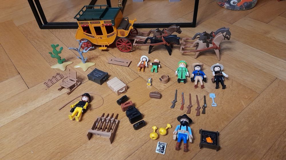 LOT VINTAGE PLAYMOBIL DILIGENCE FAR WEST DIVERS EUR 11,50 - FR
