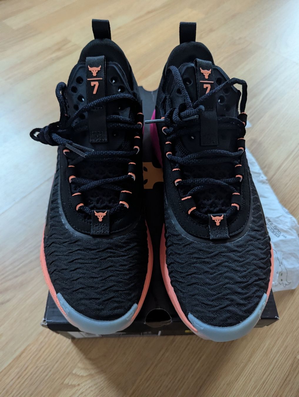 Under Armour Scarpe da uomo: Under Armour Project Rock 7, Grösse 44, Neu! – Nuovo e nell'imballaggio originale da Laufen venduto da Happi121