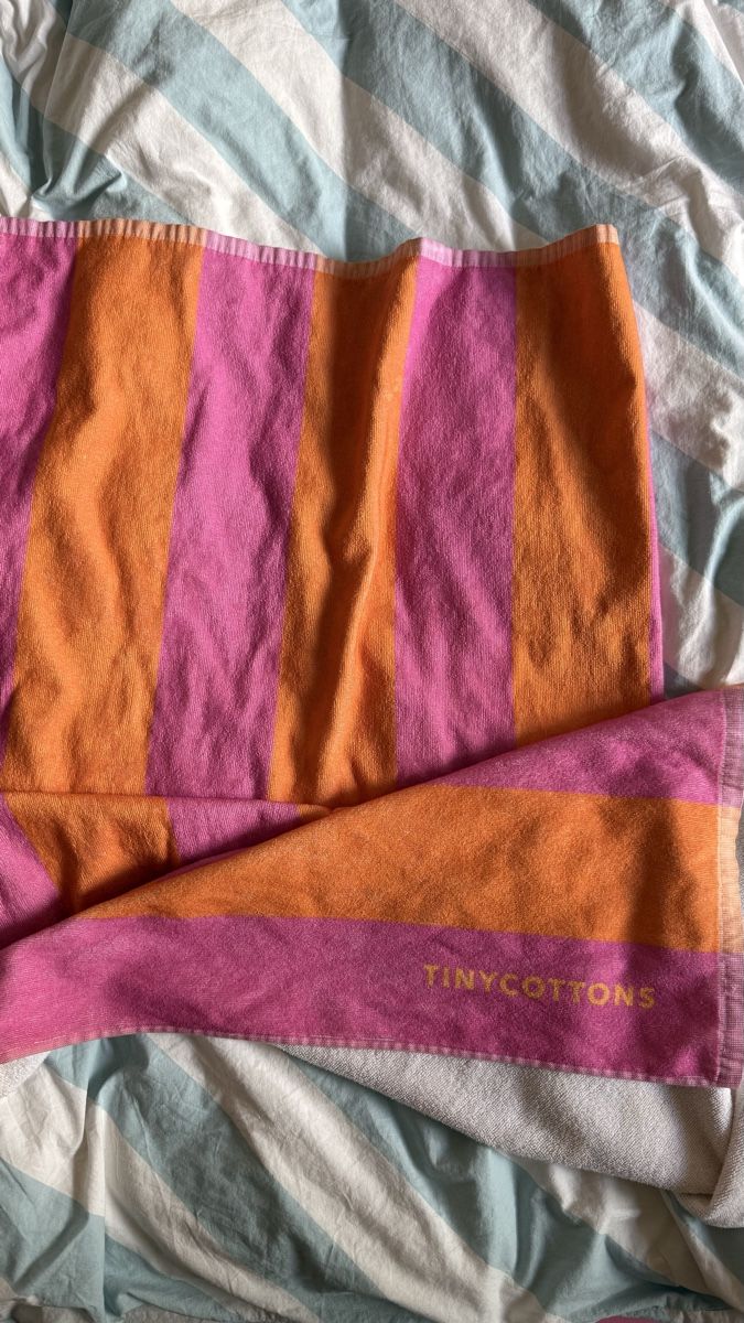 Badetücher: Tinycottons Striped Beach Towel - Pink & Orange – Gebraucht aus Basel von FlorenceV