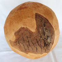 Holzkugel aus Birnenholz, Ø 39 cm