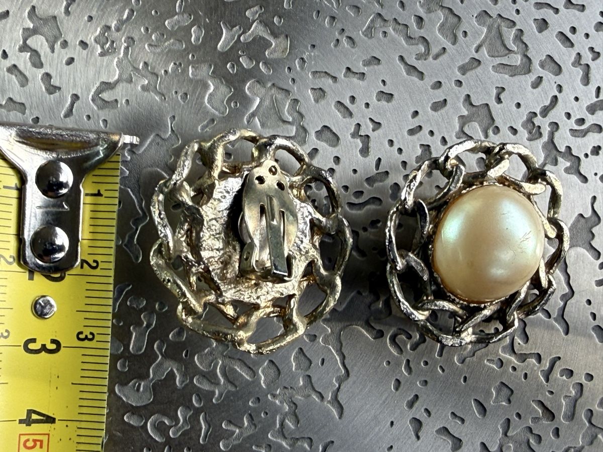 Orecchini pendenti & Orecchini a lobo: Ohrringe gold mit Perle Channellook – Usato da Richterswil venduto da Solemare47Nicole 1