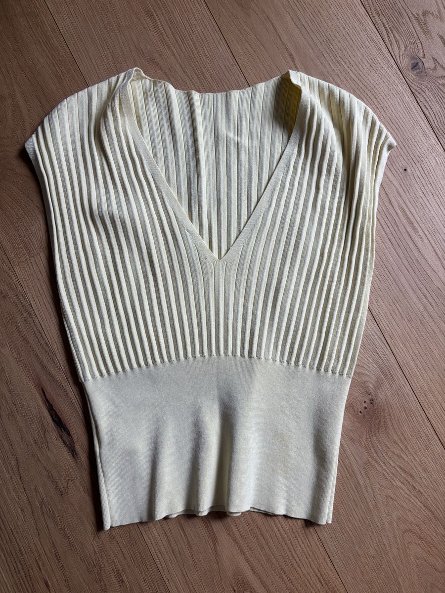 Cos Tops: Top von Cos - hellgelb  – D'occasion à Luzern par Joeselling 1