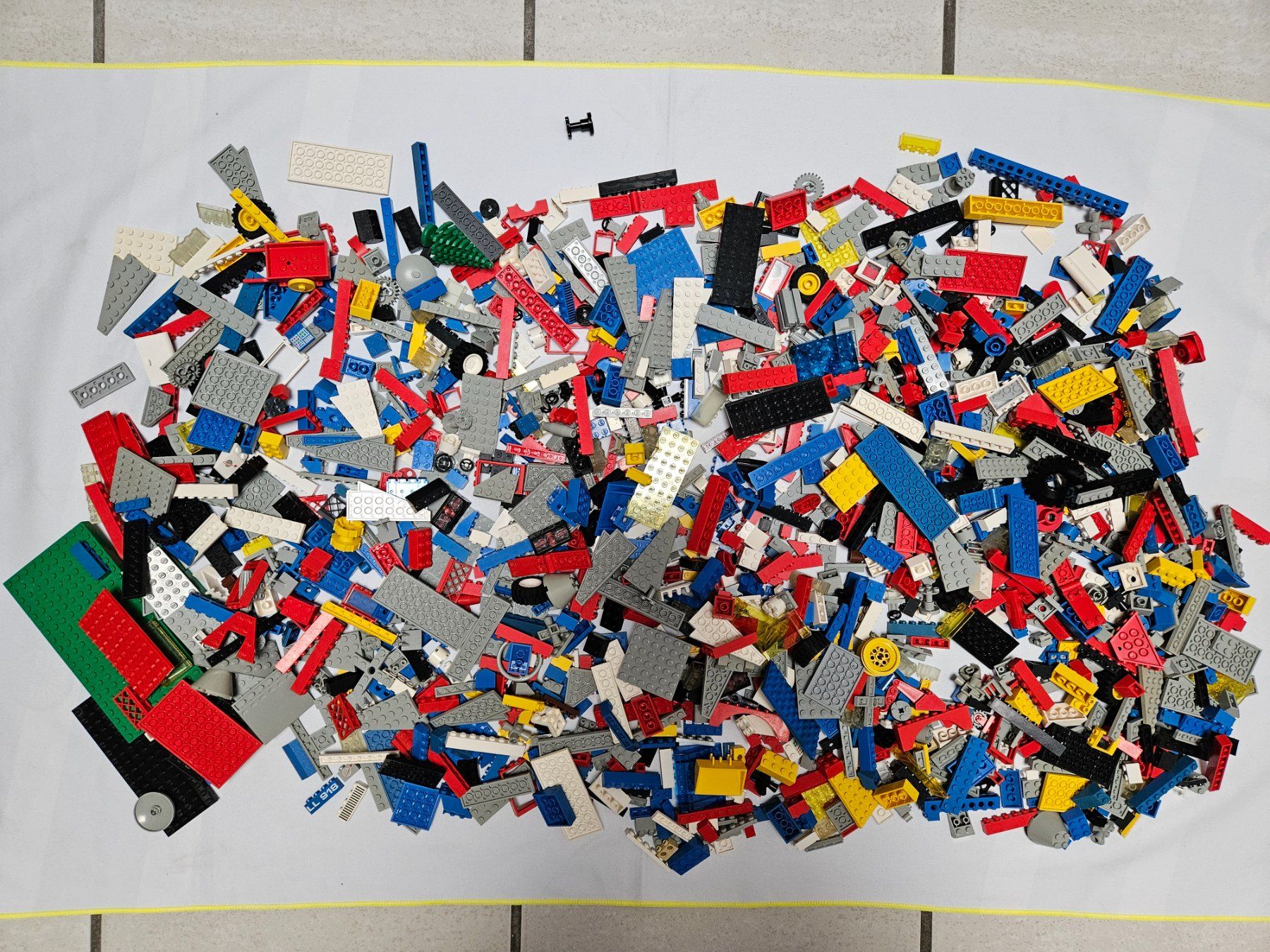 Lego Jouets: 3.8 kg alte Legos – D'occasion à Lausen par Rotezora79 1