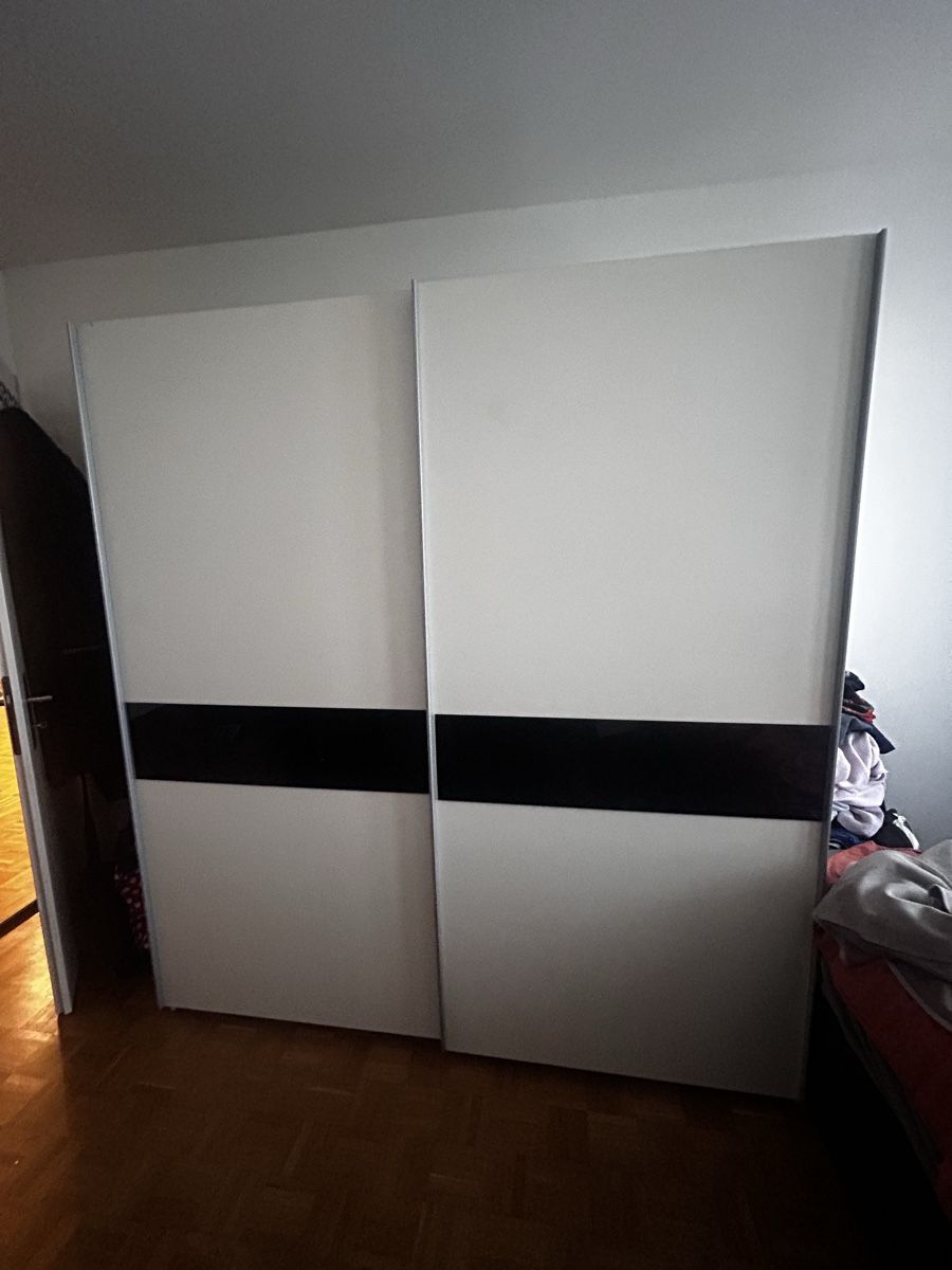 Armadi: Kleiderschrank mit Schiebetüren  – Usato da Kloten venduto da ibe_7n8s