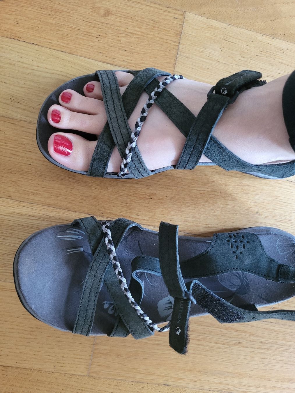 Trevolution Scarpe da donna: Sandalen Gr 38 – Usato da Zürich venduto da Kagu1