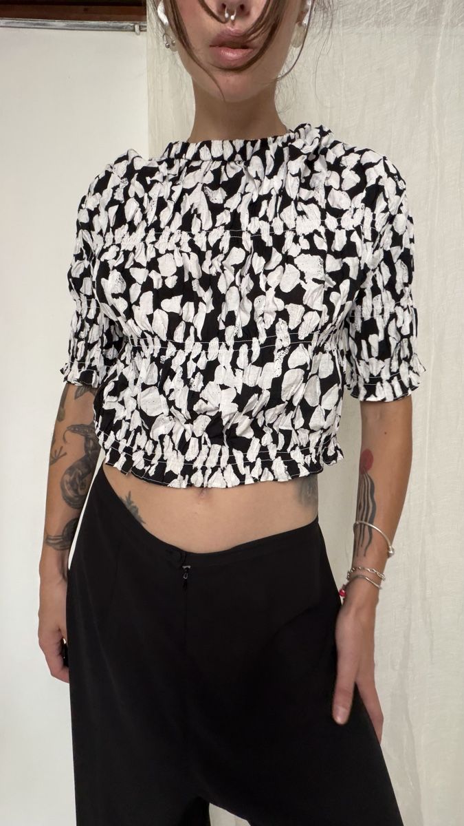Mango Tops: MNG Crop Top print black white size M – D'occasion à Knonau par Grapesvintage 3