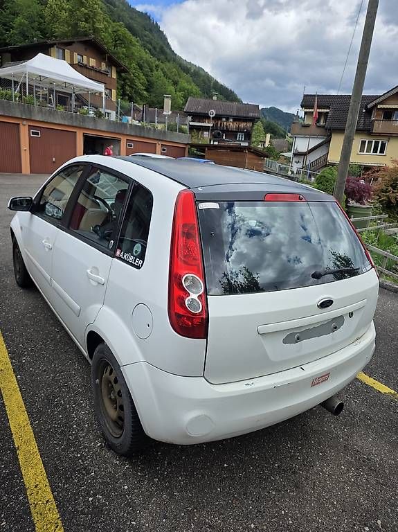 Ford Automobili: Ford Fiesta – Usato da Alpnachstad venduto da Pocoloco_Racing 2