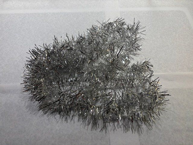 Tutte le decorazioni: Silberfarbene Lametta-Girlande, Länge 2,30 Meter – Usato da Gossau/ZH venduto da amazonas66