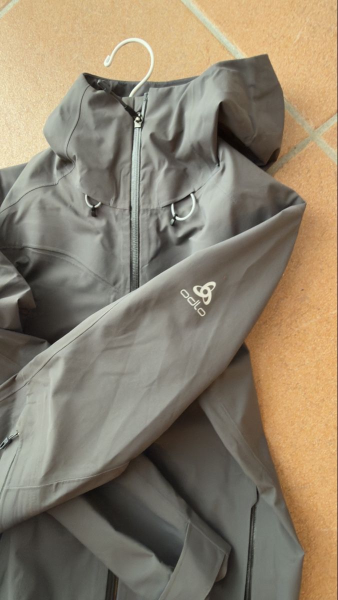 Odlo Jacken: Odlo Regenjacke Grau, S – Neu und originalverpackt aus Glarus von big.bear 3