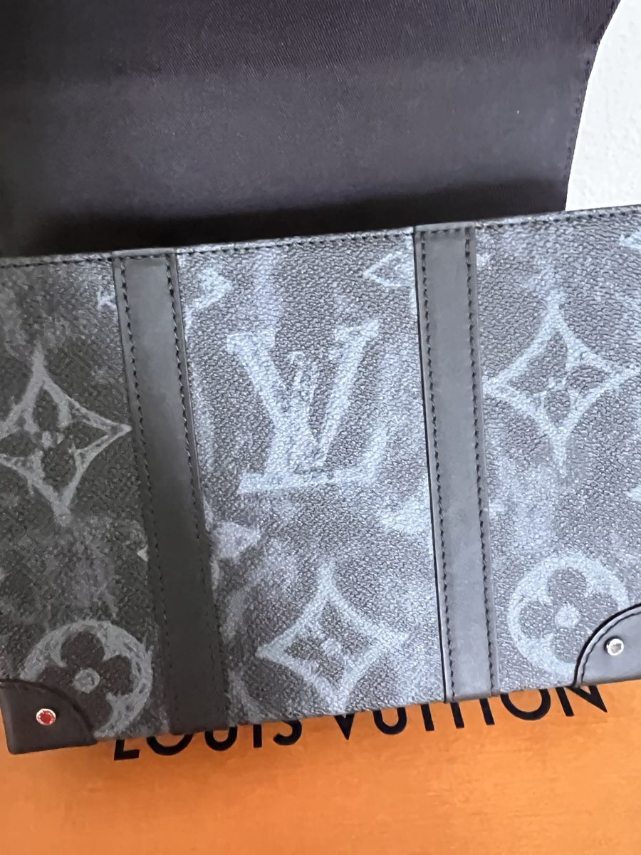 Louis Vuitton Borse: eine Louis Vuitton Trunk Messenger Tasche aus Monogram Paste – Usato da Solothurn venduto da Brini06 1