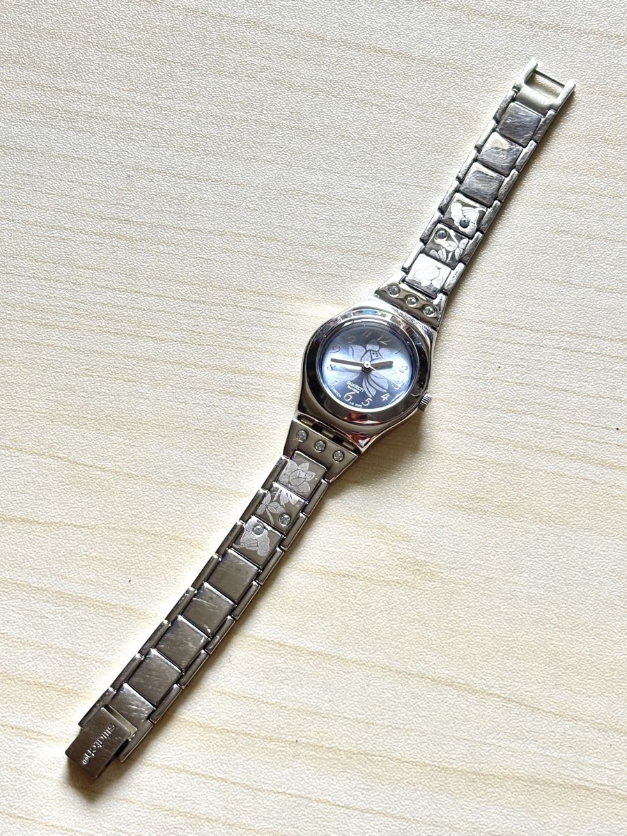 Swatch Orologi: Swatch Damenuhr blau floral  – Usato da Grenchen venduto da chththl 1