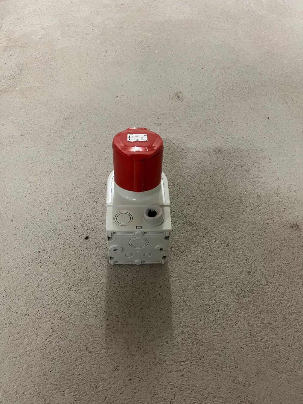 Walther Fiches d'alim.: Steckdose IP 44 – D'occasion à Winterberg ZH par Hopsli 1