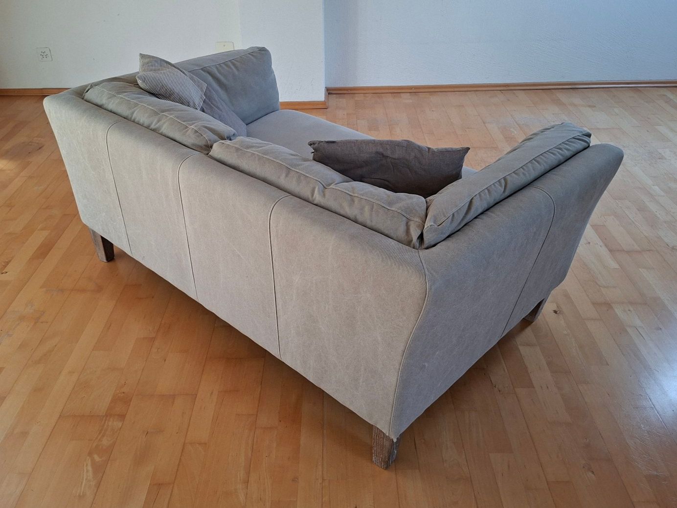 Sofas: 2er-Sofa, Stoff, hellgrau – D'occasion à Zürich par UrsusD 3