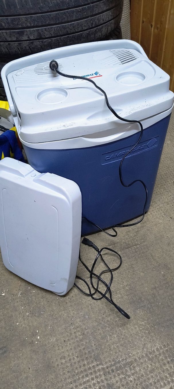 Campingaz Réfrigérateurs et refroidissement: Kühlbox "Campinggaz" 12 volt – D'occasion à schaffhausen par walu