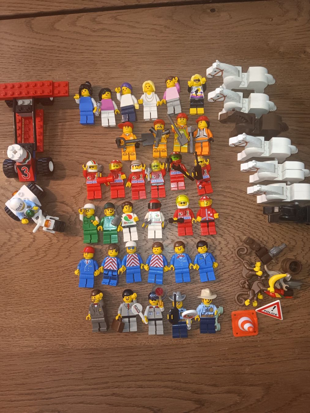 Lego Figurines: Lego Figuren Paket – D'occasion à Gelterkinden par ram_5vkp