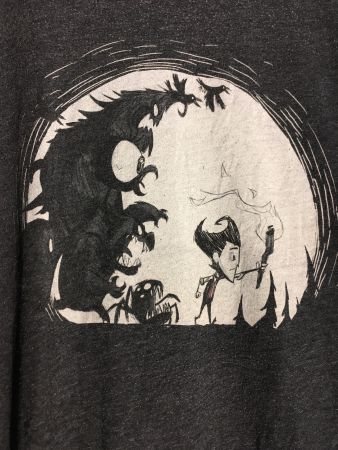 American Apparel Wilson alone in the dark T Shirt grau XL