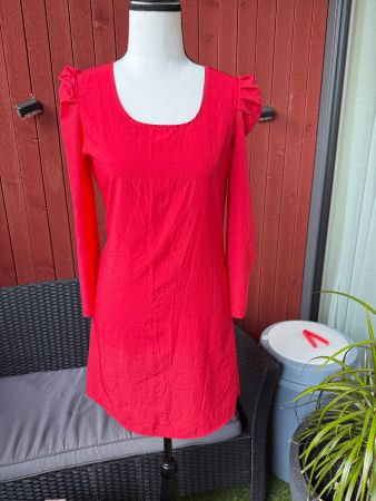 Rotes Kleid s