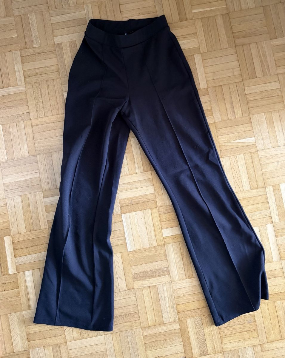 Zara Pantaloni: Zara Stoffhose – Usato da Zürich venduto da lucille.s