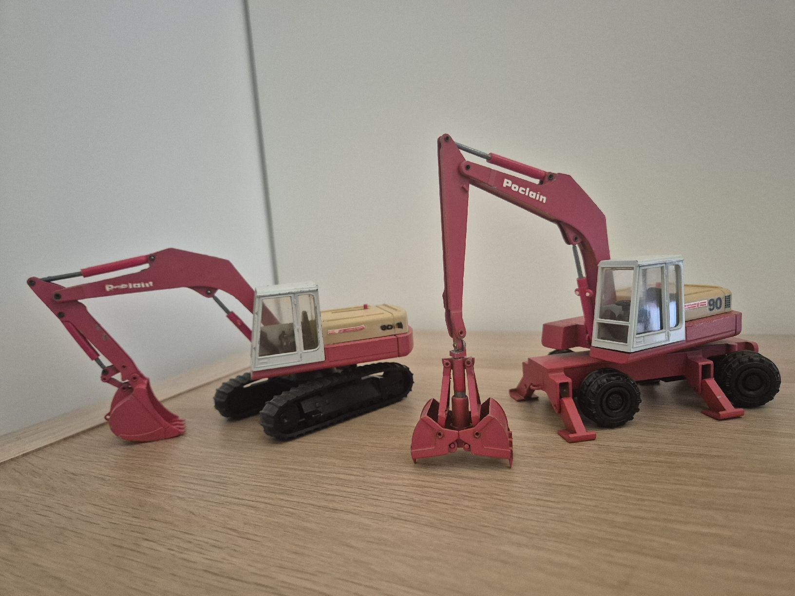 Escavatori: 2x Baumaschinen-Modelle Poclain – Usato da Fischbach-Göslikon venduto da Nuno85 2