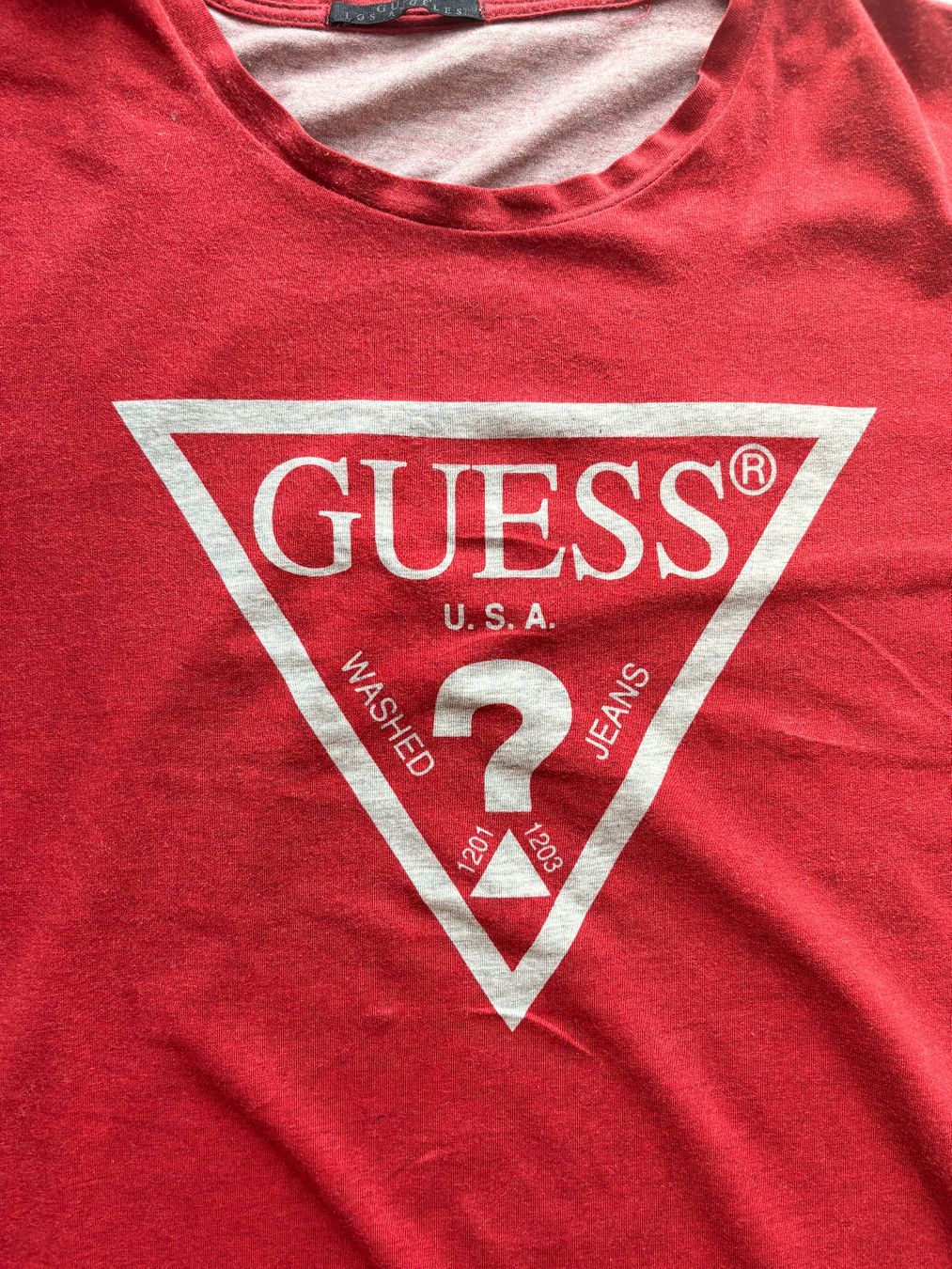 Guess T-shirts: Guess T-Shirt – D'occasion à Wigoltingen par _vntg_ 1