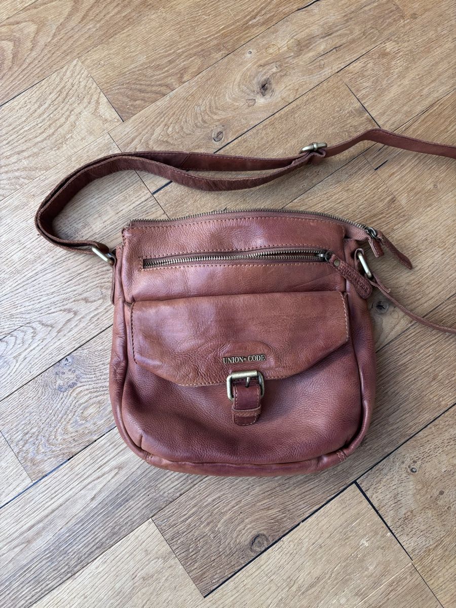 Sacs femmes: Ledertasche – D'occasion à Siebnen par hellokitty015