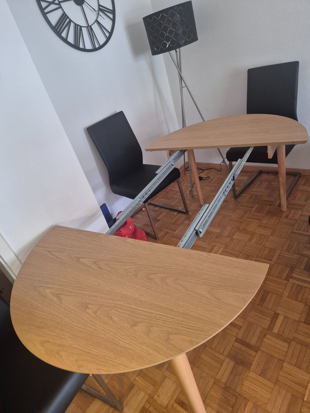 Jysk Tische: Table ronde avec 2 extensions – Gebraucht aus Bussigny von EliseE 1