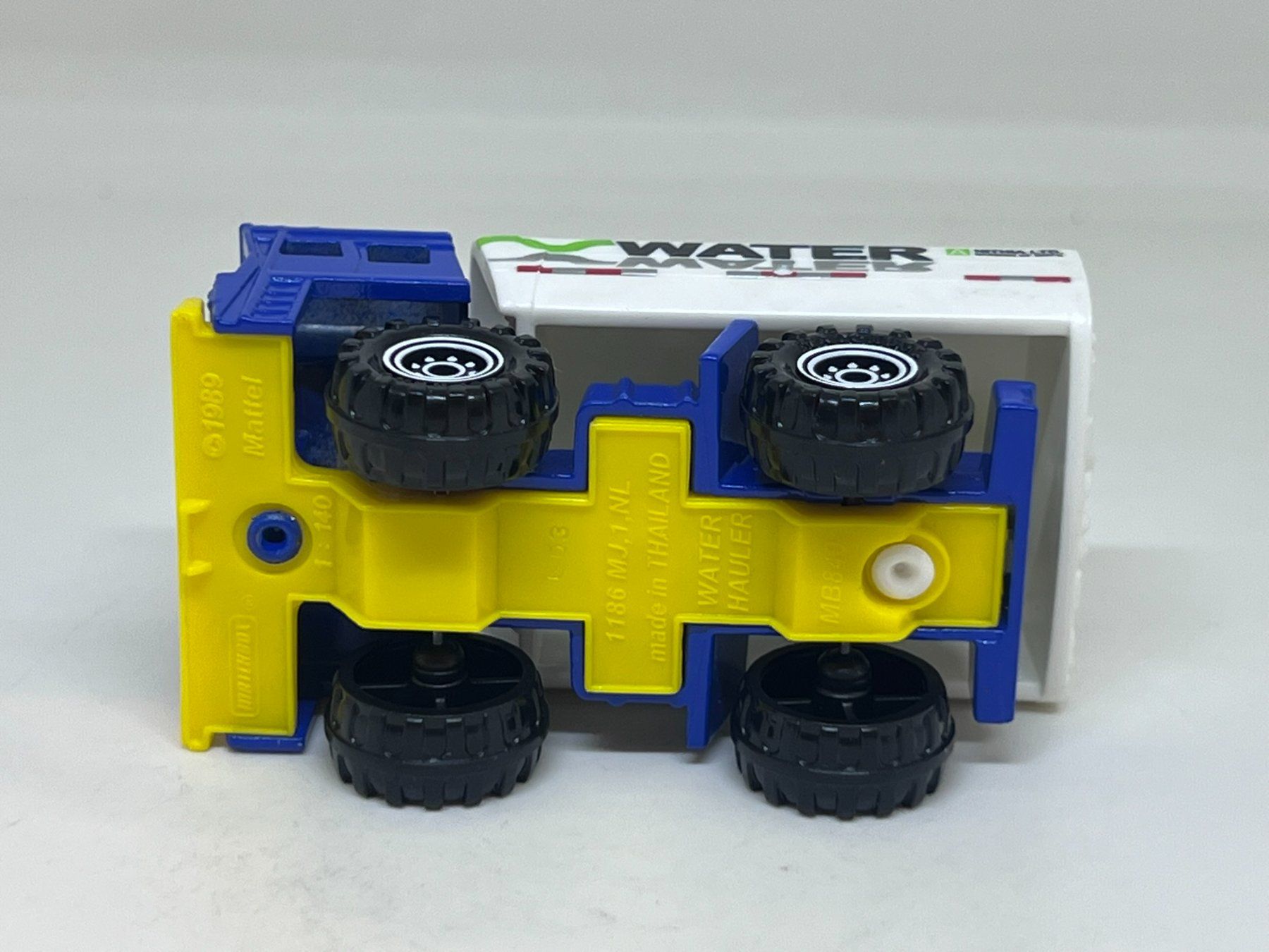 Matchbox Modellini d'auto: Matchbox Water Hauler #20 – Usato da Wildegg venduto da LaaBoutique 3
