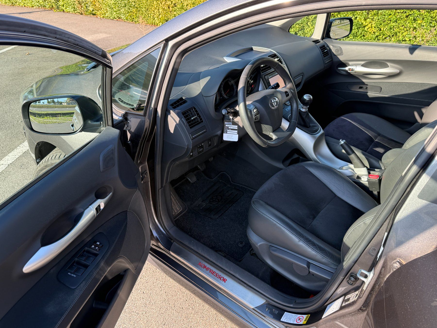 Toyota Automobili: Toyota Auris 1.8 VMa Kompressor K2 – Usato da Wilen (Sarnen) venduto da uno21 4