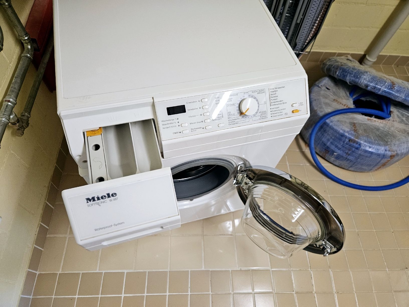 Miele Waschmaschinen: Waschmaschine Miele  – Gebraucht aus Bergdietikon von Chany 2