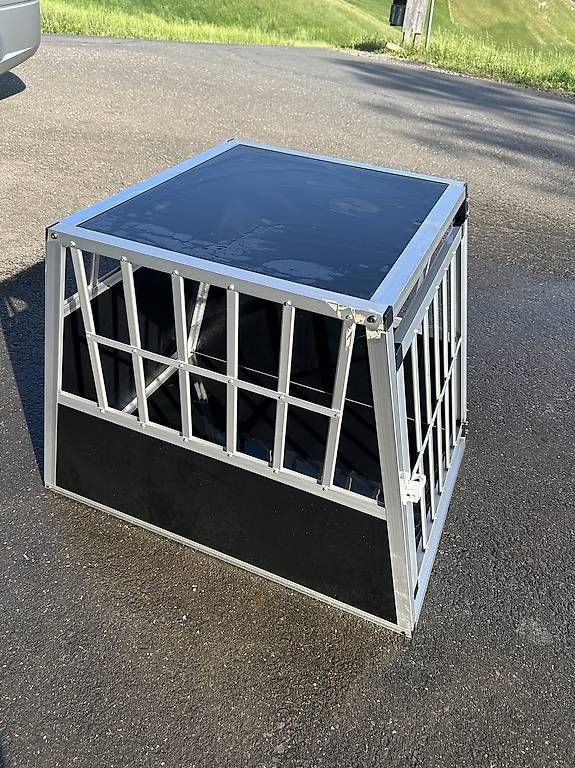 Gabbie, trasporto & Sicurezza: Hundebox – Usato da Schwyz venduto da Las.Vegas.666 1