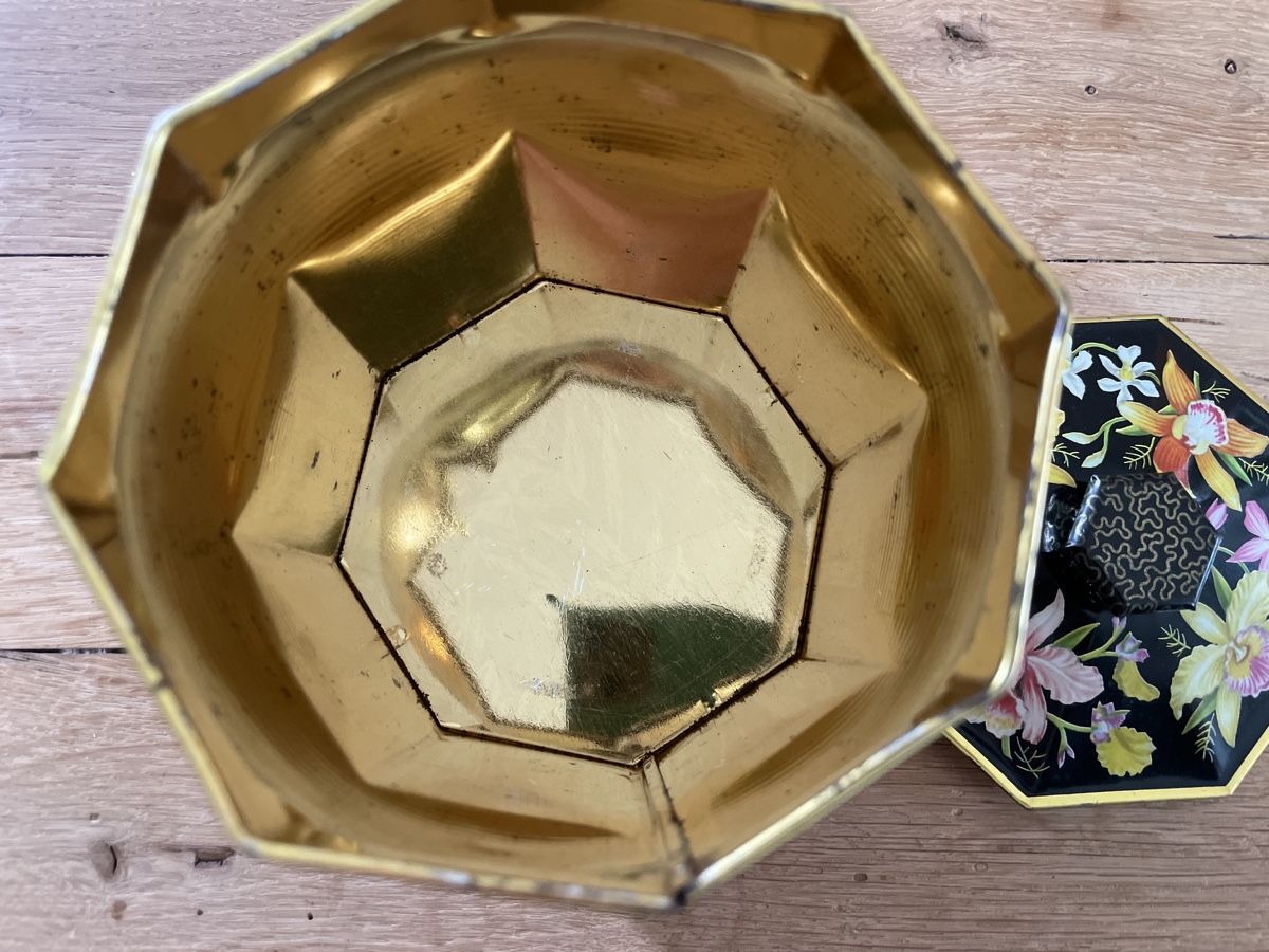 Dosen: Antike Blechdose mit Blumenmotiv für Tee oder Kaffee – Gebraucht aus Winterthur von cheerio97 2