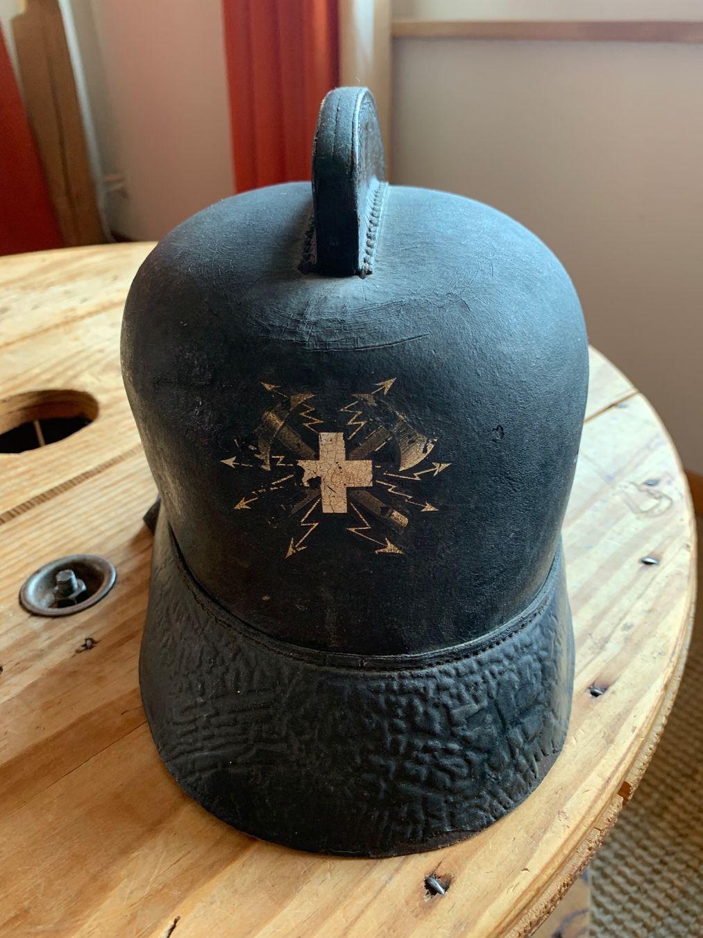 Vêtements & accessoires anciens: Alter Helm – D'occasion à Bibern SO par wecafra