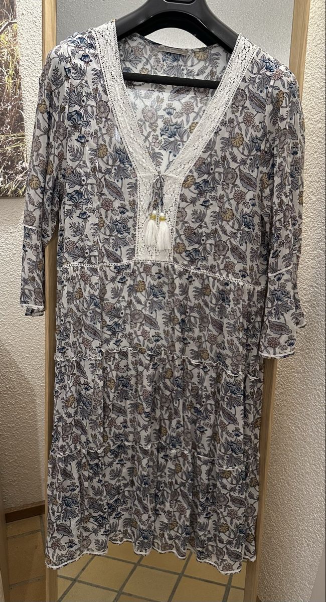 Nile Vestiti: Nile Viskose Kleid mit Blumenmuster, Grösse XL – Nuovo (secondo la descrizione) da Maur venduto da Gelten