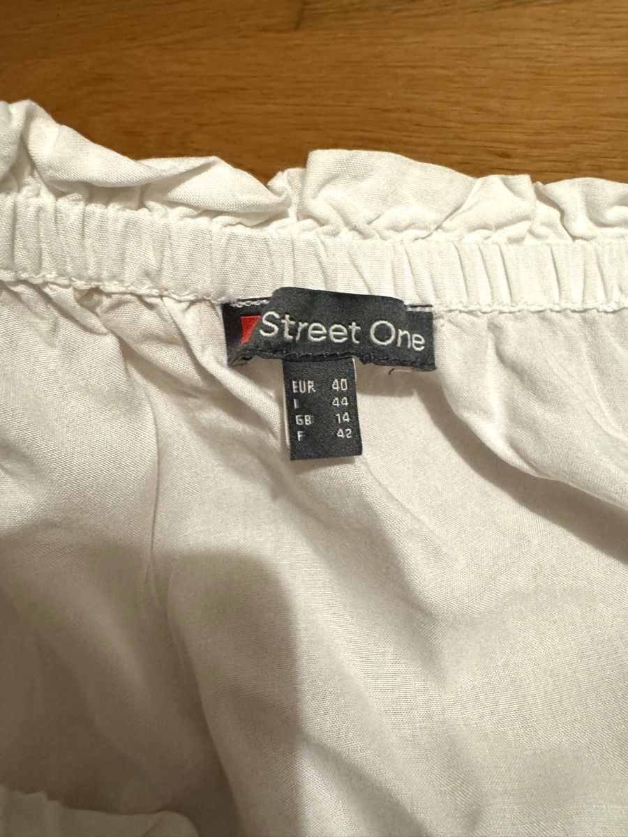 Camicette: Weisse Carmenbluse Gr. 40 Street One. – Usato da Adliswil venduto da StephanieAnnina 3