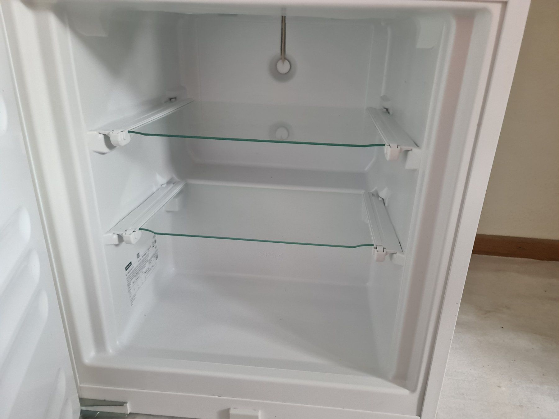 Miele Frigoriferi: Miele Einbaukühlschrank mit Gefrierfach – Usato da Winterthur venduto da jbo_sn6c 3