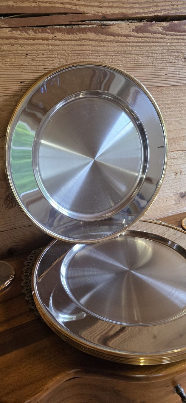 Set di piatti: HOGRI DESIGN, Platztellerset mit Kerzenständer – Usato da Wolfhalden venduto da Nati-Nati 3