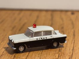 M1307: Polizei, Hersteller TOMY (Spur N. 1:150)